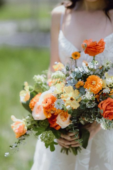 Bright orange floral Columbia Gorge wedding at Gorge Crest Vineyards Bright Orange Bouquet, Orange And Peach Wedding Flowers, Bouttenieres Wedding, Orange And Yellow Wedding Theme, California Poppy Wedding, Orange And White Wedding Flowers, Wedding Trends For 2025, Bright Orange Wedding, Bright Wedding Bouquet