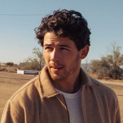 #jonasbrothers Nick Jonas Hair, Nick Jonas Haircut, Mens Short Curly Hairstyles, Male Haircuts Curly, Men Haircut Curly Hair, G Hair, Wavy Hair Men, Hair Inspiration Short, Haircuts For Wavy Hair