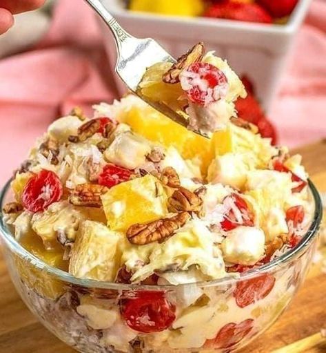 Millionaire Cheesecake Salad ! - Delish Grandma's Recipes Millionaire Salad Recipe, Millionaire Salad, Millionaire Cheesecake, Millionaires Cheesecake, Can Pineapple, Cheesecake Salad, Fruit Desserts Easy, French Vanilla Creamer, Pineapple Chunks