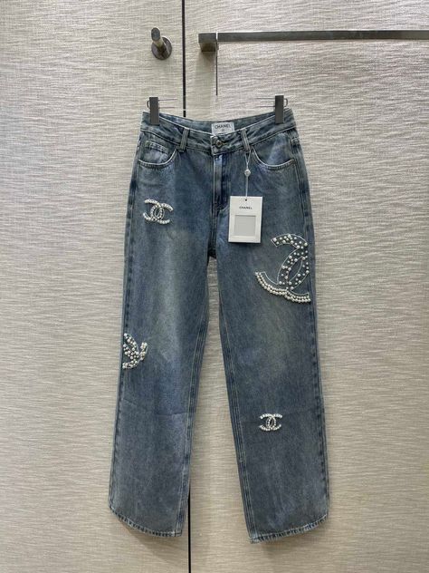 Chanel Gifts, Rhinestone Business, Chanel Jeans, Chanel Denim, Casual Day Outfits, Dream Clothes, Denim Pants, Fashion Inspo Outfits, Outfit Of The Day