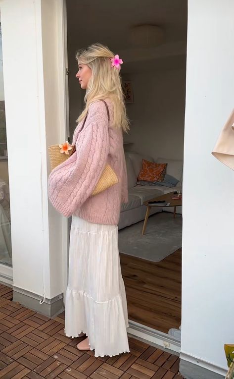 Maxi Skirt With Cardigan Outfit, Cardigan Long Skirt Outfit, Cute Maxi Skirt Outfits, Modest Maxi Skirt Outfits, Warm Church Outfit, Christian Outfits Modesty, Kawaii Pics, Modest Girly Outfits, Grandma Chic