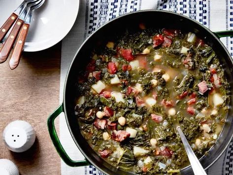 Soup Recipes Kale, Portuguese Kale Soup, Recipes Kale, Easy Weekly Meals, Kale Soup Recipes, Quick Soup Recipes, Quick Soup, Coquille Saint Jacques, Kale Soup