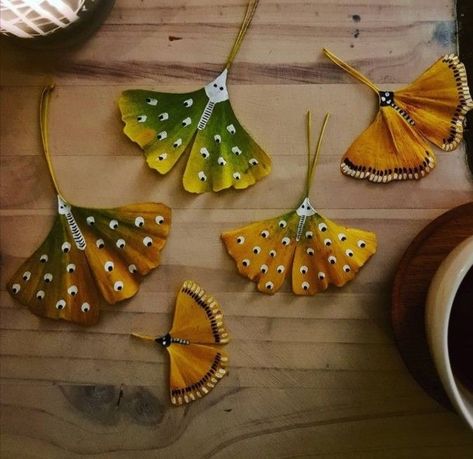 Ginko Leaf Crafts, Nature Crafts Kids, Leaf Art Diy, Leaf Print Art, Seed Art, Leaf Crafts, Crafts Workshop, Painted Leaves, Leaf Decor