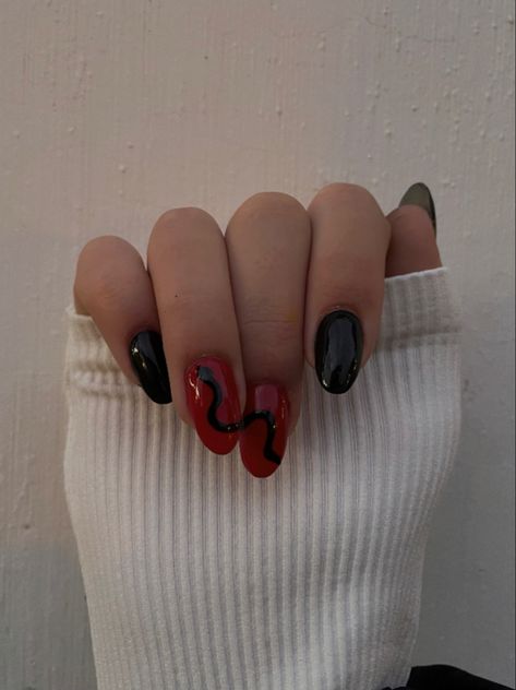 Black And Red Snake Nails, Red Snake Nails, Black Snake Nails, Reputation Nails, Red Black Nails, Snake Nails, Snake Skin Nails, Red And Black Snake, Strawberry Nails