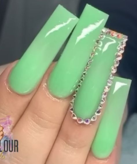 Green Full Set Nails, Neon Ombre Nails, Full Set Nails, Nail Suggestions, Poppin Nails, Fye Nails, Mint Green Nails, Set Nails, Season Nails