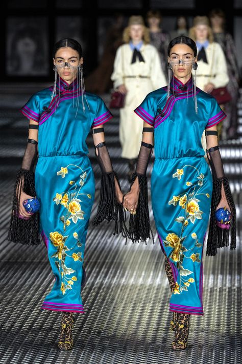 Gucci Spring 2023 Ready-to-Wear Collection | Vogue Gucci 2023 Spring Summer, Gucci Ss23, Gucci Spring 2023, Fashion Week Spring 2023, Spring 2023 Ready To Wear, Gucci Spring, 2023 Ready To Wear, Moda Paris, Womenswear Fashion