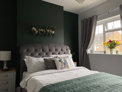 Green Living Room Decor, Bedroom Moodboard, Feature Wall Bedroom, Bedroom 2024, Accent Wall Ideas, Green Living Room, Polished Pebble, Office Guest Room, Green Bedroom