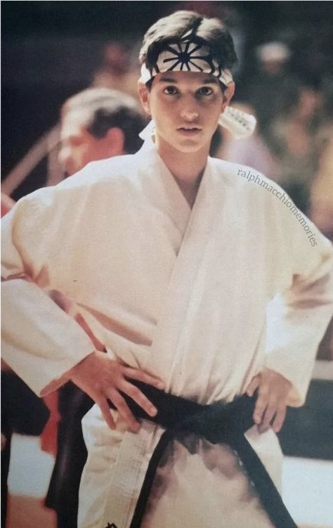 Ralph Macchio Full Body Picture, Ralph Macchio Karate Kid, Ralf Macchio, Karate Kid Actor, Karate Kid 1, Daniel San, Daniel Karate Kid, Ralph Macchio The Outsiders, Johnny Cade