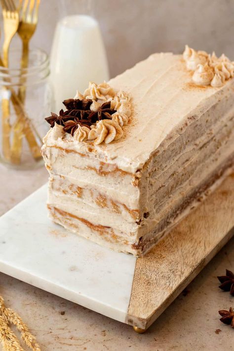 A simple vanilla sheet cake filled with warming chai spices is the base for this easy layered chai cake. One sheet cake cut into three pieces forms a no-fuss and simple layer cake frosted and filled with a creamy and smooth chai buttercream. #chaidesserts #fallcakes #nakedcake | themarblekitchen.com Chai Buttercream, Simple Layer Cake, Vanilla Sheet Cake, Chai Cake, Vanilla Sheet Cakes, Buttercream Frosting Cake, Chai Spices, Lemon Crinkle Cookies, Blueberry Cream Cheese