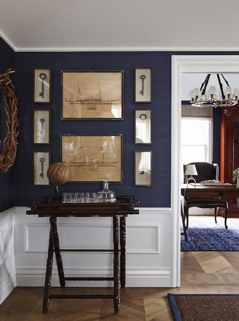 Navy Blue Grasscloth - Greg Natale Design - East Brisbane Guest House Preppy Living Room, Navy Walls, Coastal Living Rooms, New England Style, Brown Living Room, Entry Way, A Living Room, Blue Walls, Living Room Inspiration