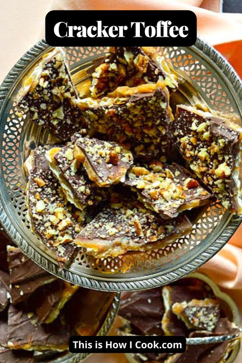 Whether you know this ias matzo crack, or saltine toffee this cracker toffee is so easy to make and beyond good! #passovermatzotoffee #matzo crack #crackertoffee #christmascrack #foolstoffee Matzoh Cracker Recipes, Matzo Cracker Toffee, Ez Recipes, Saltine Toffee, Cracker Toffee, Matzo Meal, Matzoh Ball, Passover Recipes, Cracker Recipes