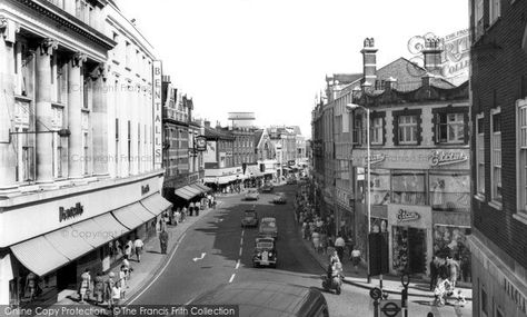 Kingston Upon Thames, Clarence Street c1965 Worcester Park, House Cleaner, Gone Days, London Country, Richmond Upon Thames, Kingston Upon Thames, Kids Memories, London History, Weekly Cleaning