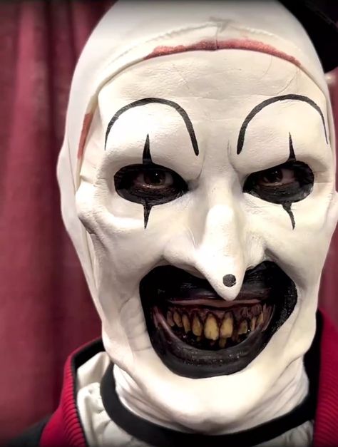 Art The Clown Terrifier Terrifier Makeup Look, Halloween Costumes Terrifier, Terrifier Clown Costume, Art The Clown Face Paint, The Terrifier Costume, Super Scary Halloween Makeup, Art The Clown Pumpkin, Art The Clown Terrifier Makeup, Art The Clown Cosplay