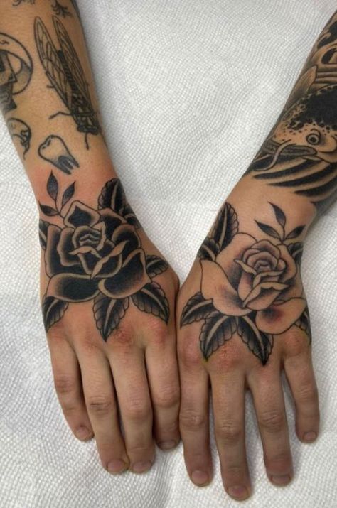 Julien Baker Hand Tattoos, Boygenius Hands, Julien Baker Tattoo Ideas, Boygenius Tattoo Ideas, Julien Baker Tattoo, Jb Tattoo, Rose Tats, Boygenius Tattoo, Baker Tattoo