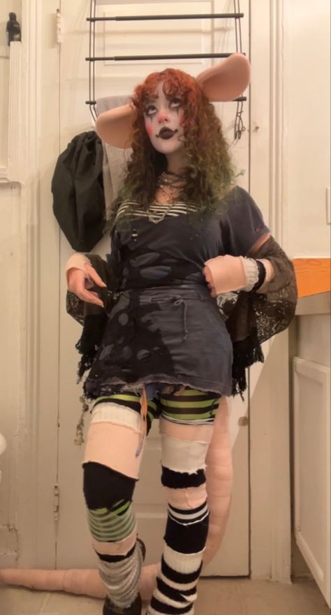 Rat Outfit, Rat Cosplay, Goth Clowncore Fashion, Grunge Clown Outfit, Rat Costume Women, Dark Clowncore Outfit, Goth Clowncore, Creepy Outfits, Dark Clowncore