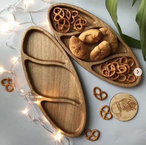 Wooden Serving Platters, Wooden Kitchenware, Home Interior Accessories, Wood Dishes, Wooden Dishes, Wooden Trays, Cnc Ideas, Wooden Kitchen Utensils, Woodworking Inspiration