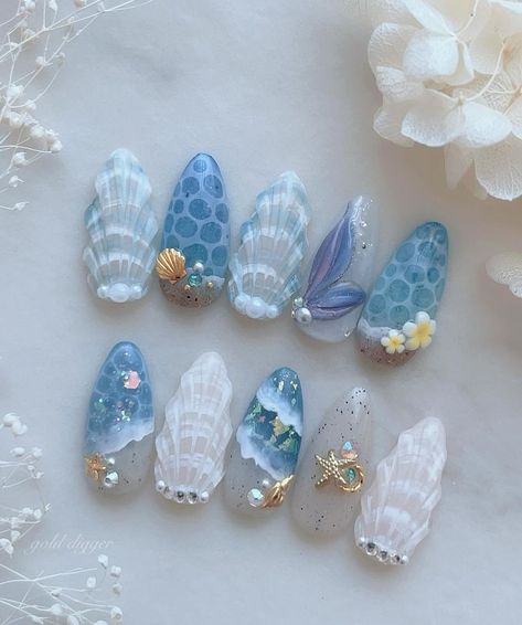 Effortless Elegance: Stylish Short Nail Designs for Any Time Mermaid Nails Short, Goa Nails, Sea Inspired Nails, Shelly Core, Mermaid Nails Design, Dolly Nails, Sea Shell Nails, Nail Salon Instagram, Ig Nails