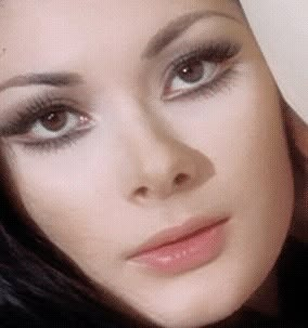 1960s Makeup, Edwige Fenech, Almond Eye Makeup, Vintage Makeup Looks, 60s Makeup, 70s Makeup, 90s Makeup, Doll Eye Makeup, Retro Makeup