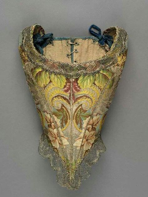 Ladies gown bodice, 1735 Victorian Outfits, 18th Century Dresses, 1700 Fashion, Girls Corset, Belle Cosplay, Ballet Russe, Rococo Fashion, Royal Ontario Museum, 18th Century Costume