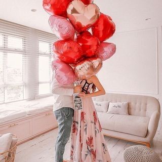 Pregnancy Announcement Photos Valentines Day, Valentines Family Photoshoot Ideas, Valentines Baby Announcement Photoshoot, Valentines Maternity Shoot, Valentines Baby Reveal, Valentine’s Day Pregnancy Photoshoot, Pregnancy Announcement Valentines, Valentines Pregnancy Photoshoot, Valentines Maternity Pictures