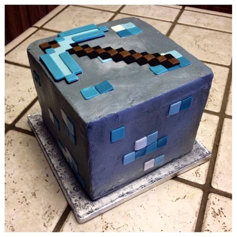 Minecraft Diamond Ore cube cake with pickaxe :) Minecraft Diamond Cake, Boys 8th Birthday, Climbing Party, Rock Climbing Party, Minecraft Diamond, Diamond Cake, Minecraft Birthday Cake, 8th Birthday Cake, Cube Cake