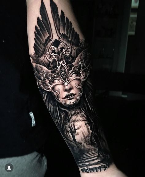 Freja Tattoo, Valkyrie Tattoo Woman Female Warriors, Eris Tattoo, Female Warrior Tattoo, Norse Mythology Tattoo, Valkyrie Tattoo, Arte Viking, Traditional Tattoo Inspiration, Medusa Tattoo Design