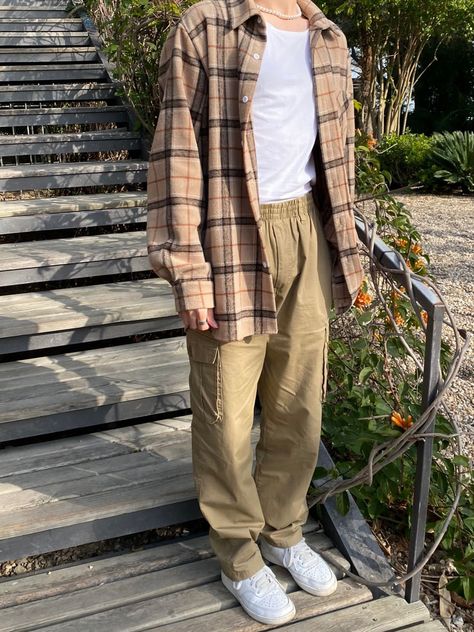 Beige Flannel Outfits Men, Flannel Outfits Men, Khaki Pants Outfit, Flannel Outfits, Outfits Hombre, Outfit Inspo Summer, Beige Pants, Future Outfit, Checkered Shirt