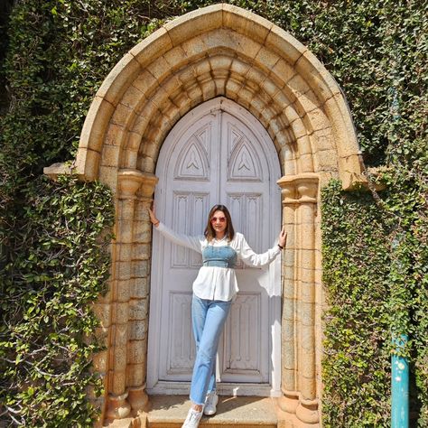 #bangalore #bangalorepalace #palace #fort Bangalore Palace Photography, Poses In Fort, Fort Poses Ideas, Palace Poses, Bangalore Pics, Fort Poses, Udaipur Poses, Jaipur Outfits Ideas, Varanasi Photography Beautiful