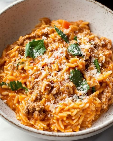 Pinch Of Flavor Beef Orzo, Orzo Spinach, Orzo Recipe, Orzo Recipes, Creamy Tomato Sauce, Fresh Spinach, Orzo Pasta, Comfort Dishes, Lean Beef