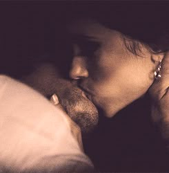 Romantic Kiss Gif, Glitch Gif, Image Couple, Romantic Couple Kissing, Romantic Kiss, Romantic Videos Couples, Cute Couples Hugging, Cute Love Stories, Cute Couples Kissing