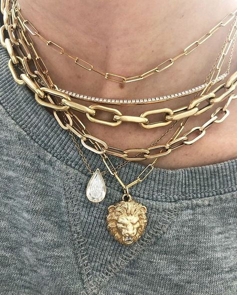 Notes from a San-Francisco based necklace collector - In Detail | Fashion jewelry, Women jewelry, Jewelry inspiration Detailed Jewelry, Gold Diamond Necklace, Jewelry Inspo, Stiletto Nails, Bling Bling, Jewelry Trends, Cute Jewelry, Layered Necklaces, Boho Jewelry