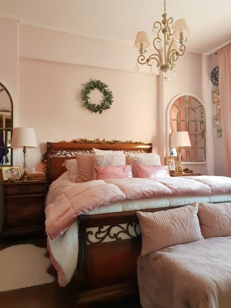 Pink Bedroom With Dark Wood Furniture, Pink Room Brown Furniture, Pink Room With Brown Furniture, Dark Wood And Pink Bedroom, Pink Bedrooms For Adults, Pink Antique Bedroom, Pink And Wood Bedroom, Dusty Rose Bedroom Ideas, Brown And Pink Bedroom