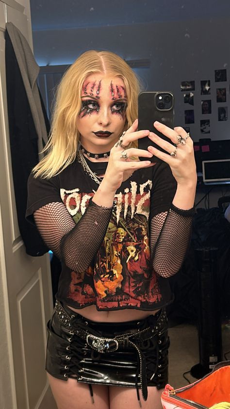 #goth #gothmakeup #alt #creativemakeup #slipknot #grunge #metal  #red #black #altmakeup Slipknot Makeup, Goth Make Up, Glitter Makeup, Slipknot, Paint Ideas, Makeup Inspo, Makeup Ideas, Makeup Inspiration, Diy Ideas