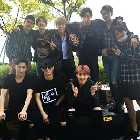 Exo Group Photo, Exo Background, Exo Group, Exo Icons, Exo Album, Exo Edits, Exo Lockscreen, Exo Ot9, Girls Support Girls