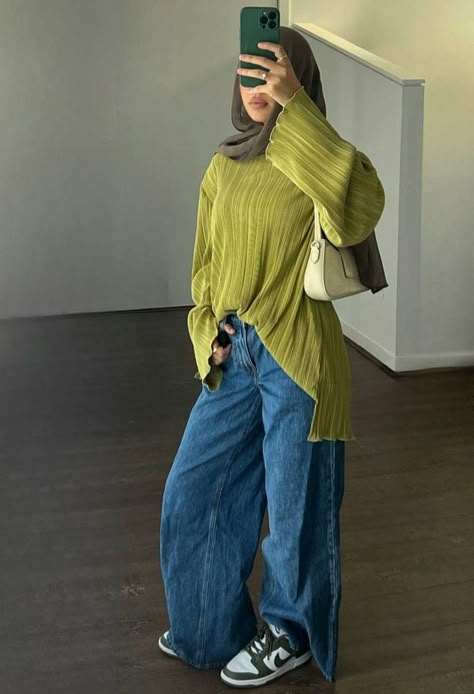 Ig: belinay.uyar Summer Hijab Outfits Street Styles, Hijabi Street Wear, Modest Hijab Outfits, Aesthetic Hijab Outfit, Modest Stylish Outfits, Hijabi Summer Outfits, Outfit Ideaa, Modest Outfits Muslim, Neat Casual Outfits