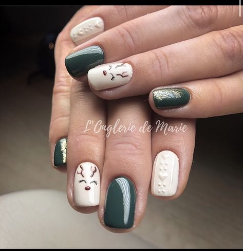 Christmas Nails Rain Deer, Rain Deer Nails, Deer Christmas Nails, Deer Nail Designs, Christmas Nails Green, Deer Nails, Rain Deer, Awesome Nails, Nails Green