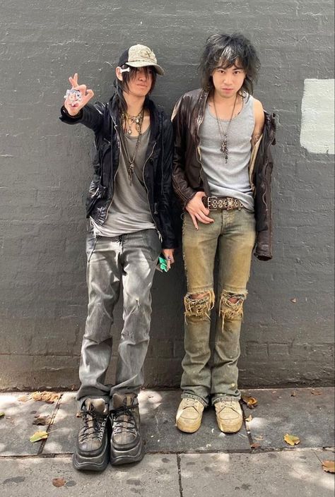 Japanese Punk Fashion, Punk Fashion Men, Japanese Punk, Japanese Mens Fashion, Trashy Outfits, Fashion Me, Grunge Guys, Gyaru Fashion, 2000s Fashion Outfits