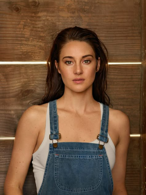 Shailene Woodley Makeup, Shailene Woodley Aesthetic, Hollywood Beautiful Celebrities, Shayleen Woodley, Pretty Actresses Celebrities, Shaeline Woodley, Faceclaims Female Actresses, Shaline Woodley, Shailene Woodley Photoshoot