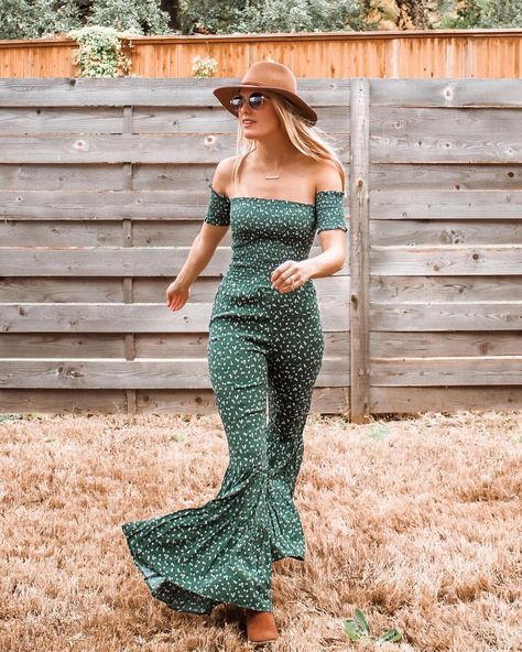 Obsessing over this fall bell bottom jumpsuit 🌾 only 3 left - get it while you can! 🙌🏼 Goal Outfits, Bell Bottom Jumpsuits, Summer Jumpsuits, Boho Jumpsuit, Western Wear Outfits, Looks Country, Western Style Outfits, Jumpsuit Outfit, Bottom Jeans