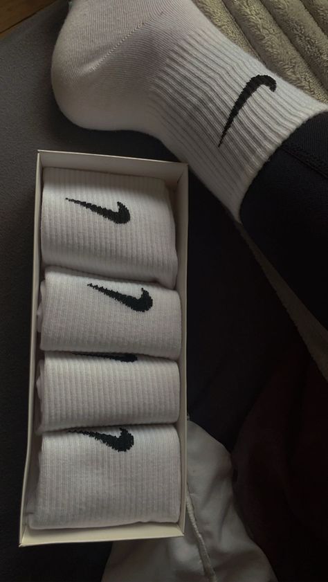 Black Nike Socks Aesthetic, Nike Ankle Socks Outfit, Nike Socks Aesthetic, Nike Socks Women, Ankle Socks Outfit, Black Nike Socks, Nike Ankle Socks, Jordan Socks, Dri Fit Socks