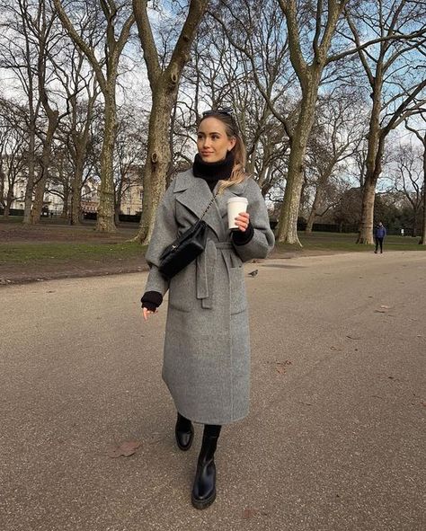 Grey Belted Coat Outfit, Belted Coat Outfit Winter, Tie Belt Coat Outfit, Coat With Belt Outfit, Belted Coat Outfit, Kate Hutchins, Grey Coat Outfit, Cosy Winter Outfits, Walk Outfit