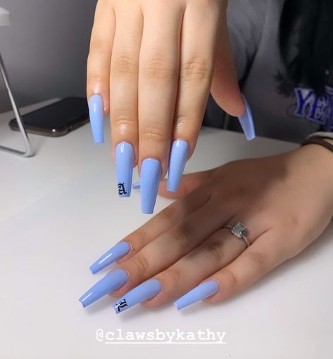 636 Likes, 2 Comments - #CLAWSBYKATHY (@clawsbykathy) on Instagram: “Old English initials 😍 #clawsbykathy #gelx” Nail Initial, Nails With Initials Acrylic, Nails With Initials, Acrylic Nails Coffin Ombre, Colourful Acrylic Nails, Acrylic Nail Designs Coffin, Purple Acrylic Nails, Baby Blue Nails, Red Acrylic Nails