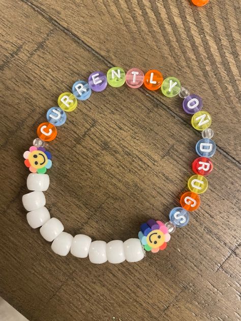 Rave Candies Idea, Festival Bracelets Diy, Festival Kandi Ideas, Candi Ideas Rave, Candy Ideas Rave, Edc Kandi Ideas, Festival Candy Bracelets, Rave Candy Bracelets Ideas, Rave Bracelets Ideas