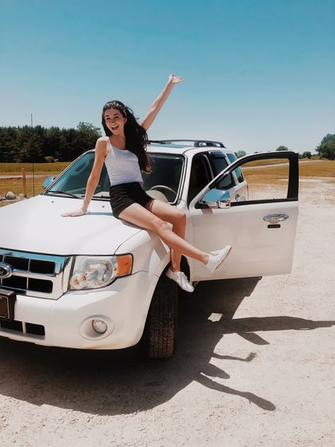 First car Poses With First Car, New Car Purchase Photo, First Car Instagram Post, First Car Pictures Ideas, New Car Photo Ideas, First Car Photoshoot, Poses With New Car, New Car Poses Photo Ideas, New Car Pictures Poses