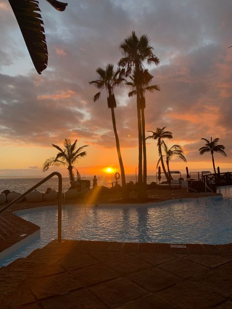 #tenerife #spain #traveltips #travelphotography Tenerife Aesthetic, Tenerife Spain, Beach Sunset Wallpaper, Beach Video, Holiday Snaps, Pretty Landscapes, Sunset Wallpaper, Summer Dream, Canary Islands