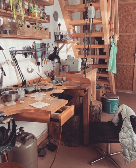 Silversmith Workbench, Jewelry Workshop Studio, Jeweler Bench, Jewelers Studio, Silversmith Studio, Manifesting Career, Jewelry Studio Space, Jewelry Studio Organization, Jewelry Bench