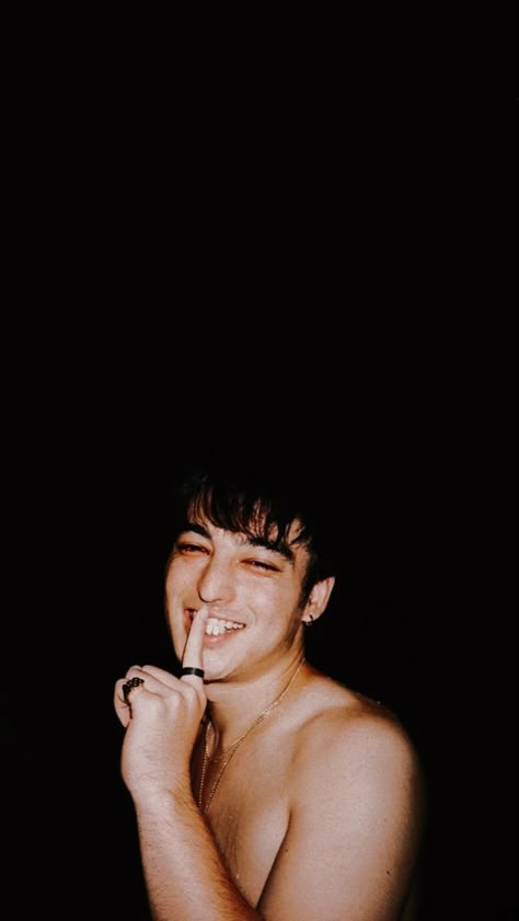 Joji Joji Poster Aesthetic, Joji Pictures, Joji Wallpapers, Joji Wallpapers Aesthetic, Joji Aesthetic, Joji Miller, Photos Aesthetic, Twitter Header Photos, Dancing In The Dark