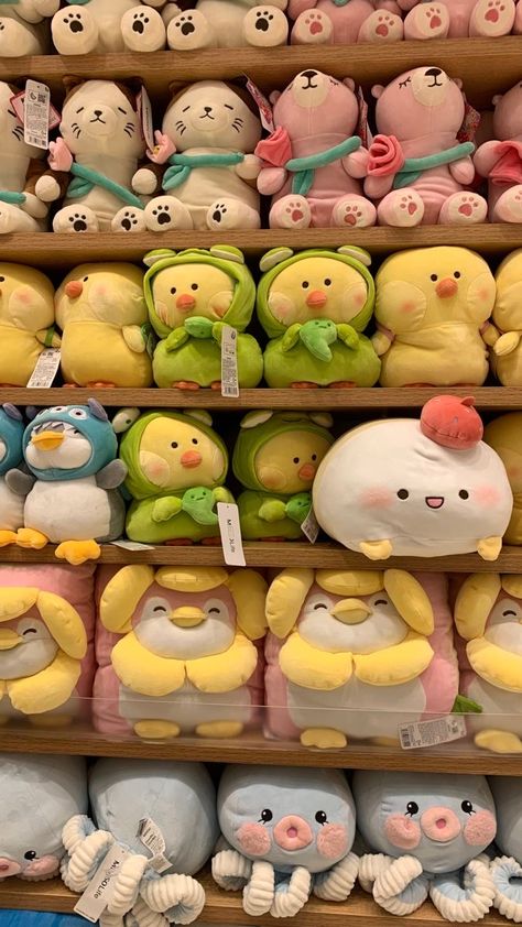 Soft Toys Aesthetic, Happy Birthday Clip, Squishy Toys, Teddy Bear Wallpaper, Birthday Clips, Cute Squishies, Snap Streak Ideas Easy, Kawaii Plushies, Cute Stuffed Animals