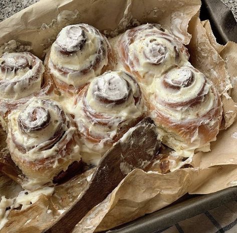 Cinnamon Buns, Pretty Food, Cinnamon Rolls, Aesthetic Food, Good Eats, Cooking And Baking, Sweet Recipes, Love Food, Food Lover