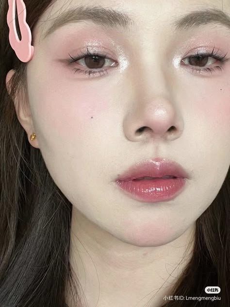 Makeup Korean, Makeup Tutorial Foundation, Cute Eye Makeup, Makeup Accesories, Makeup Tutorial Eyeliner, Youtube Makeup, Makeup Makeover, Eye Makeup Art, Makeup Obsession